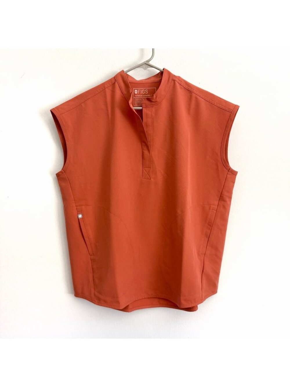 NEW Figs Rafaella Oversized Scrub Top Terracotta Orange Women’s Size Small